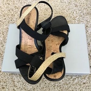 Wedge sandals Sz 8 US really cute
